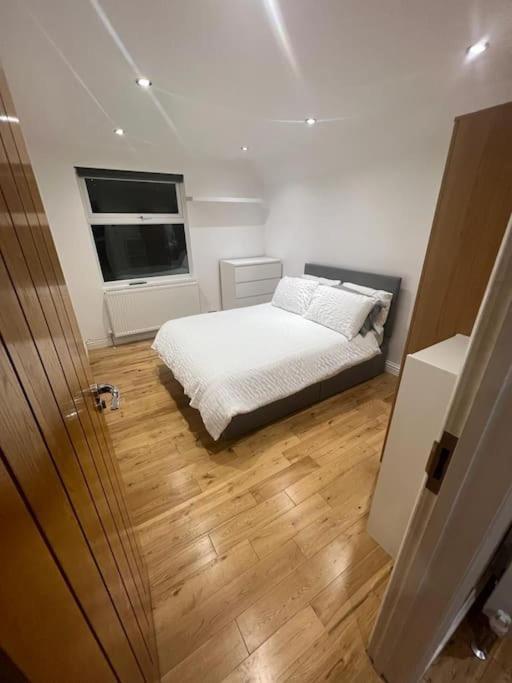 2 Bedroom Apartment In Hampdenrd London Exterior foto